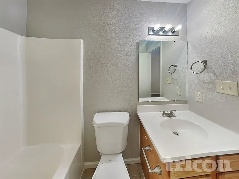 1726 Farm Meadow Dr — Photo 8