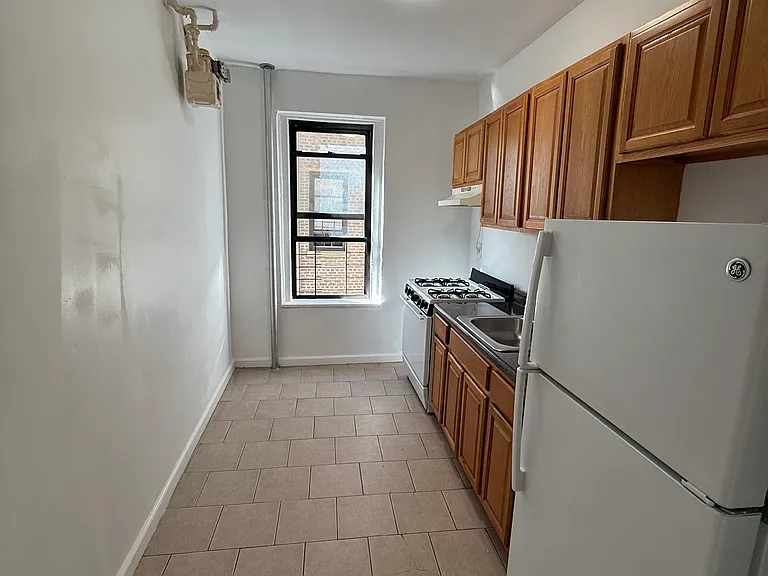 2853 Webb Ave #2A — Photo 4