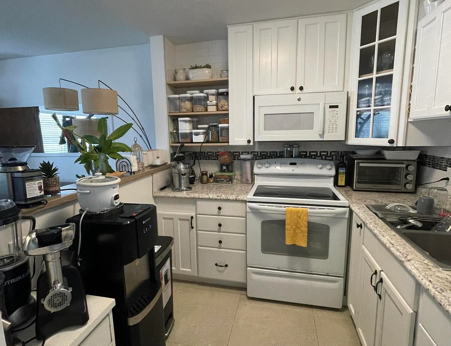 1 bed, 1.5 bath, 700 sqft, $1,600 — Photo 3