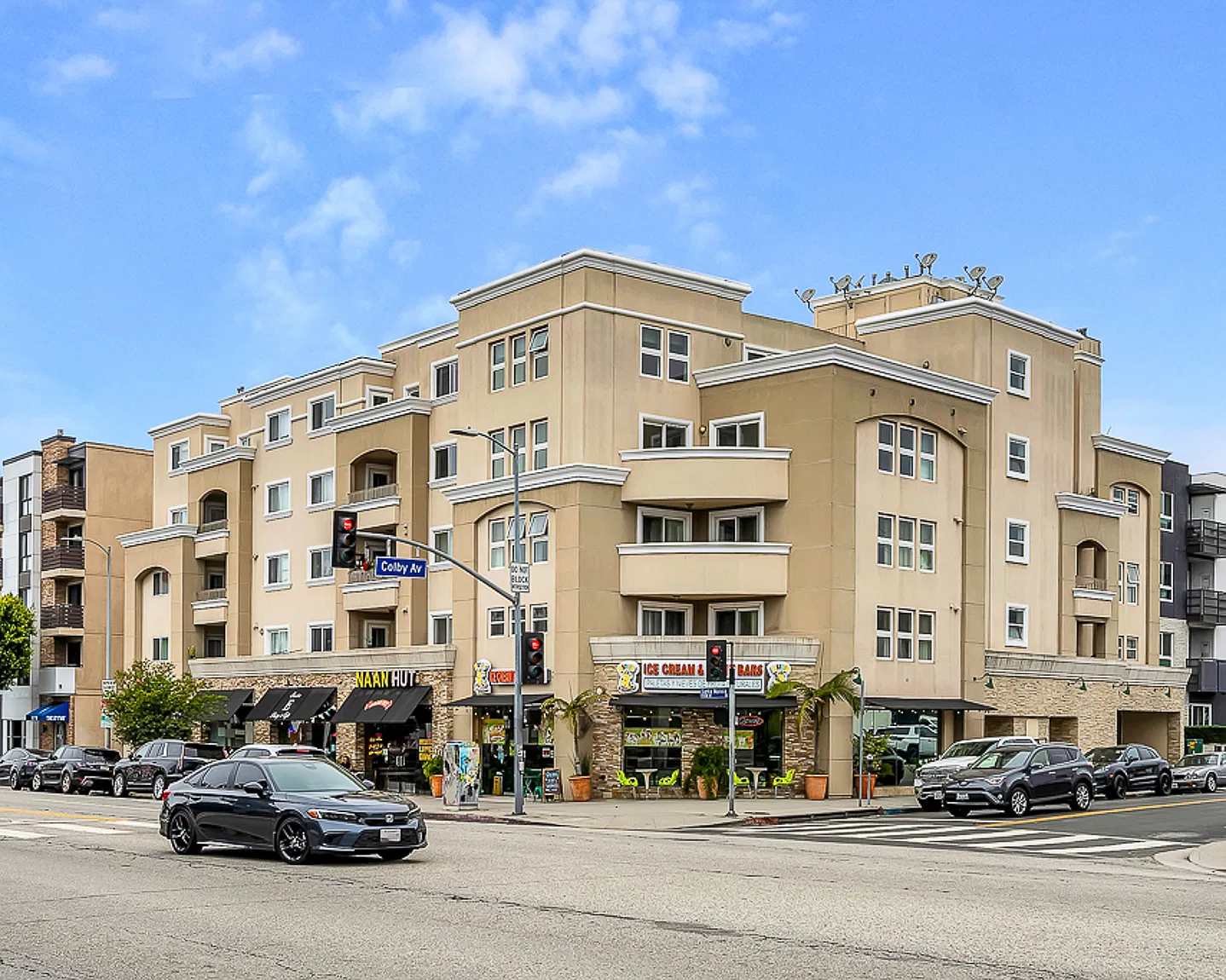 2 bed, 2.5 bath, 1475 sqft, $3,975 — Photo 1