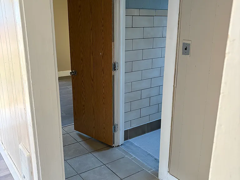 1503 Bay Ave — Photo 9