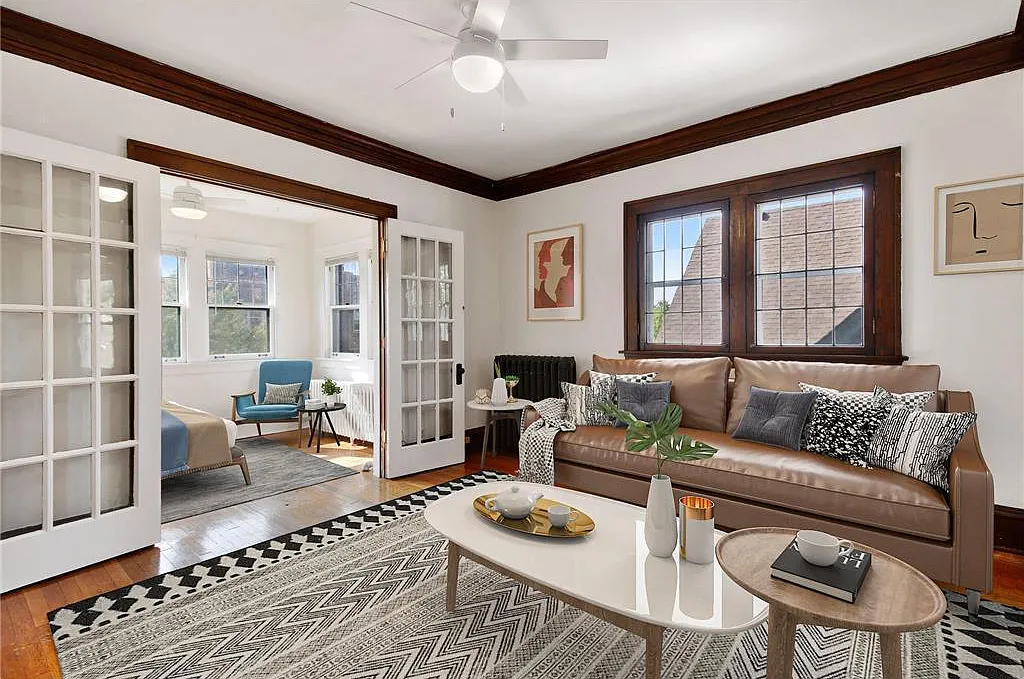 3 bed, 1.0 bath, 1010 sqft, $1,895 — Photo 1
