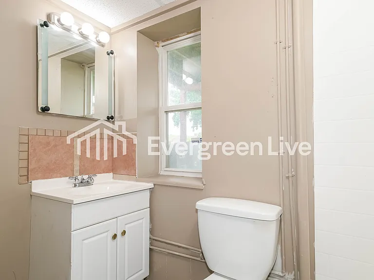 9257 Cozens Ave — Photo 14