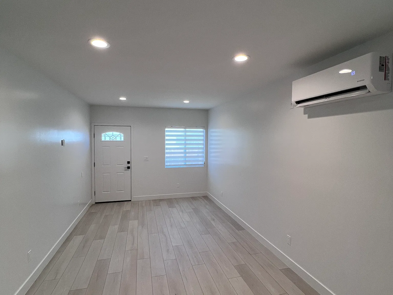 2 bed, 700 sqft, $2,800 — Photo 2