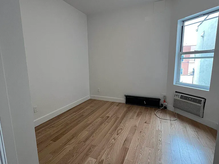 22-26 38th St #2 — Photo 8