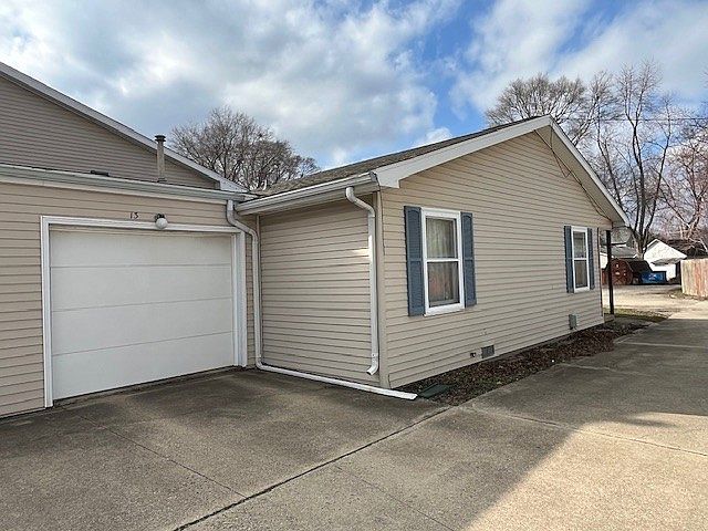 1st image of 13 Cedar Cir