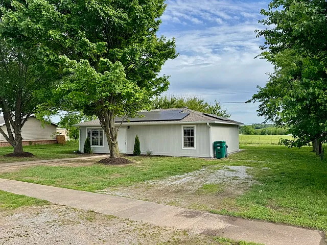 747 Austin Ave — Photo 13