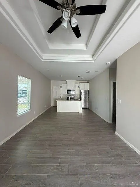 3 bed, 2.0 bath, 4320 sqft, $1,050 — Photo 3