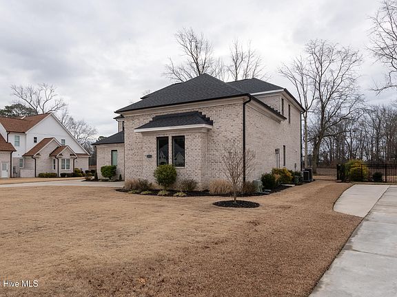 4th image of 2221 Brook Fields Drive