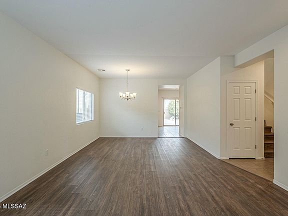 3rd image of 794 W Calle Valenciana