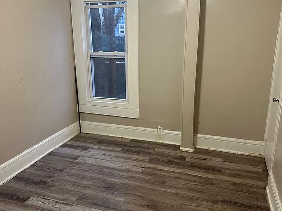 2nd image of 30 Long St #1