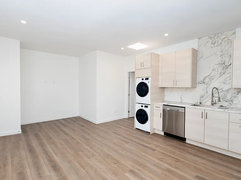 Beautifully Renovated Property perfectly situated between North Park and Normal Heights! — Photo 18