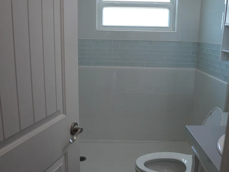 2269 Whitewood Ave — Photo 5