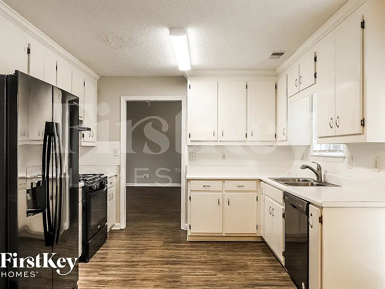 120 Kent Dr — Photo 7