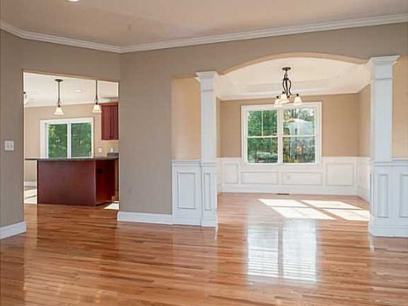 5th image of 87 Teakwood Dr W