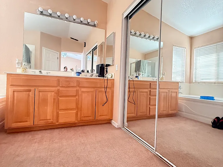 1236 Crossroads Ct — Photo 13