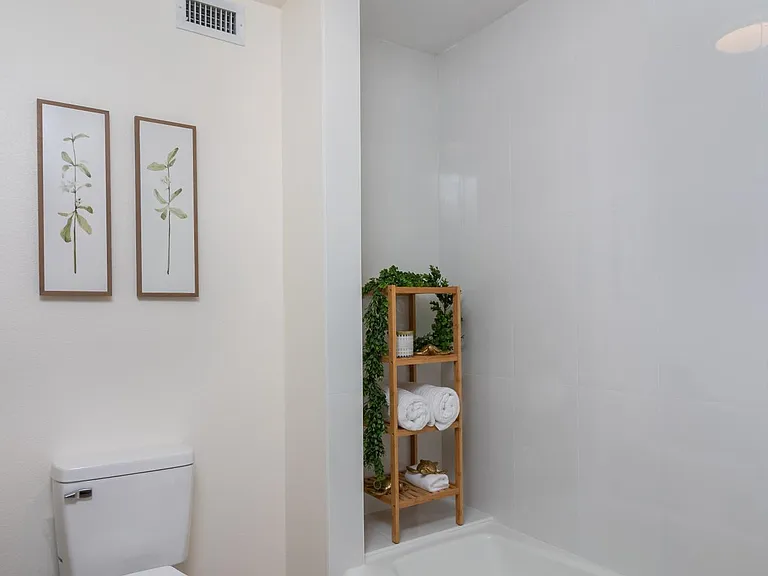 223 Lakewood Dr #223 — Photo 6