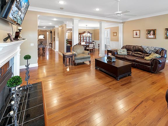 5th image of 141 Waterford Cir