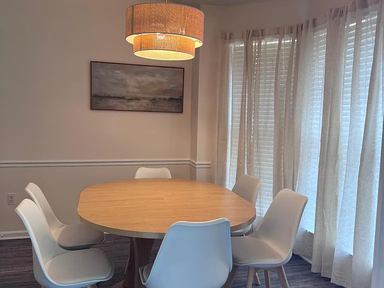 7503 Hunters Hollow Ln — Photo 3