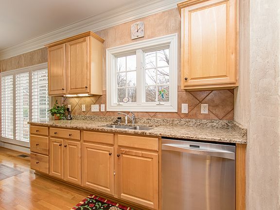3rd image of 26 Kinglet Cir