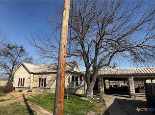 605 Rogers Cemetery Rd, Rogers, TX 76569