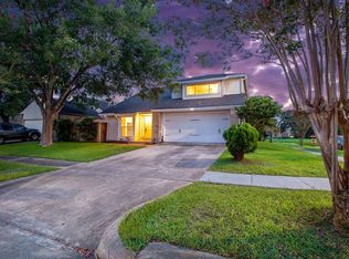 8243 Misty Ridge Ln, Houston, TX 77071