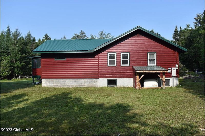 2nd image of 1982 Hoffman Road