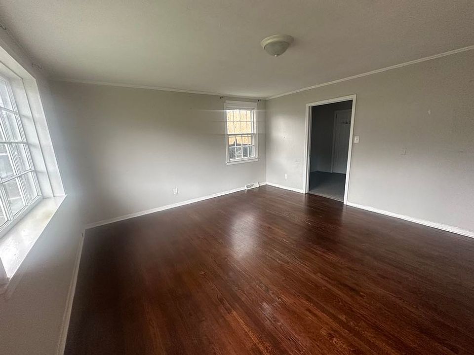 2nd image of 1435 Abbott St NW