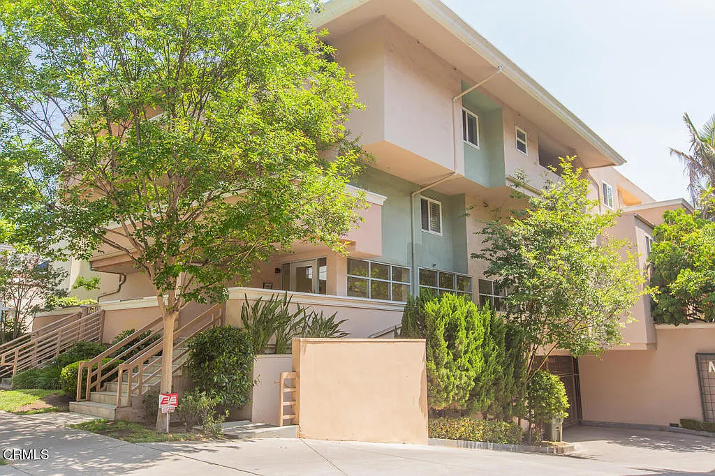 2 bed, 2.0 bath, 1200 sqft, $3,100 — Photo 1