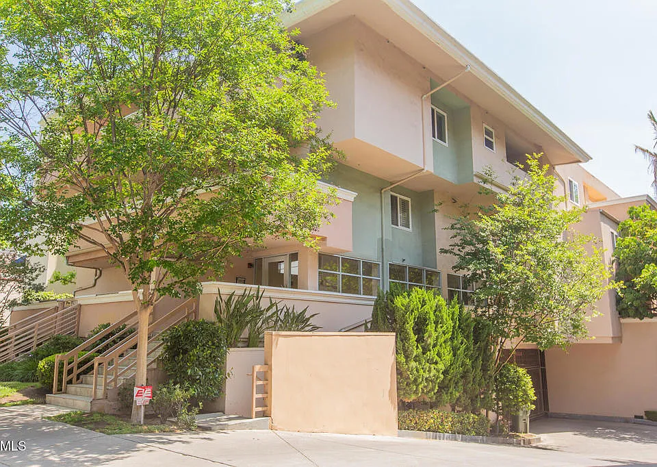 130 S Mentor Ave #24