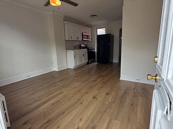 4th image of 419 Bell Aly