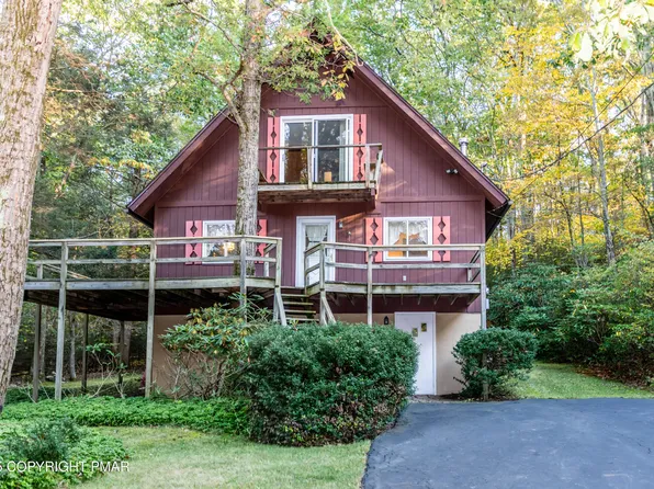 177 Monomonock Rd, Cresco, PA 18326