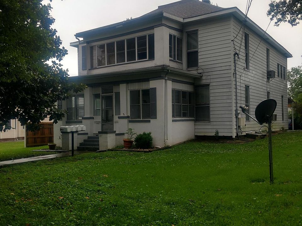 1st image of 406 S Market St APT 4