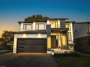 135 Eleanor Ave, Hamilton, ON L8W1C7