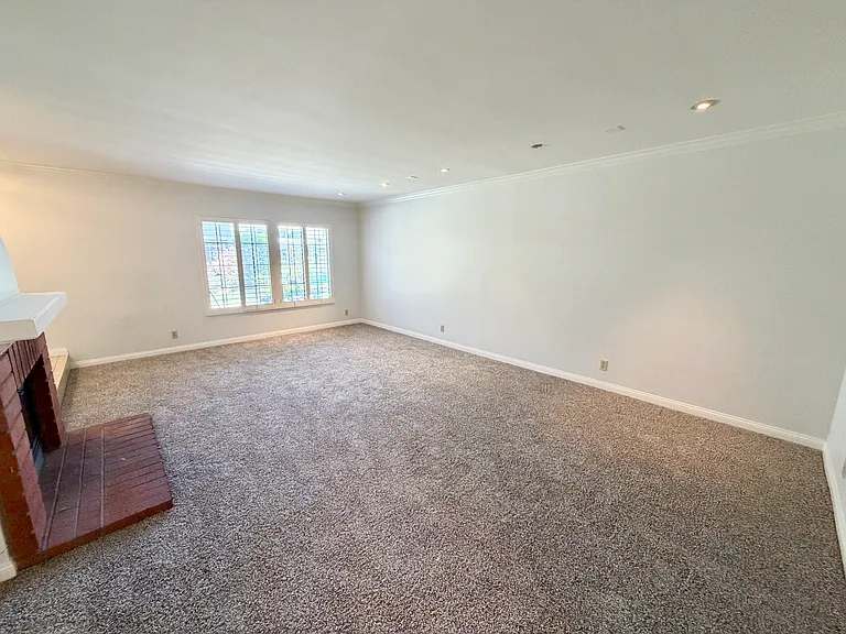 319 Spinnaker Way — Photo 4