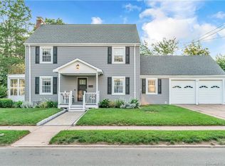 102 Rochford Ave, Hamden, CT 06514