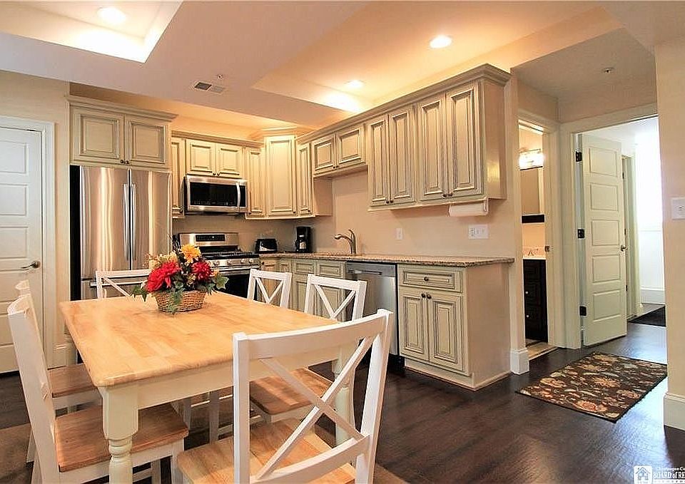 1st image of 62 Crescent Ave #1
