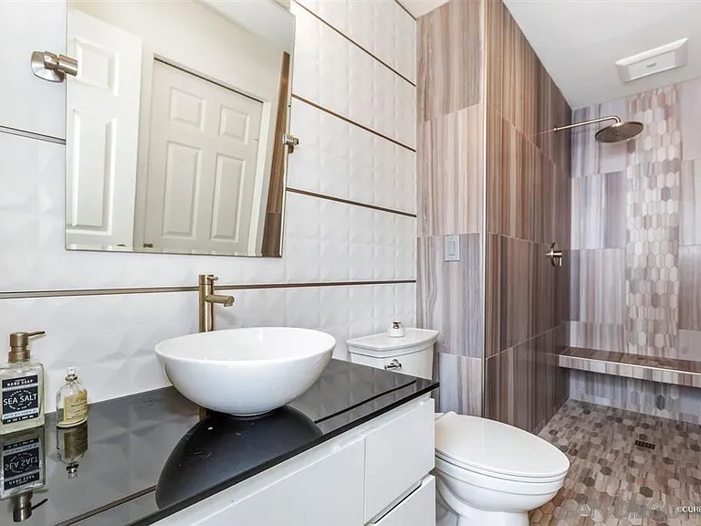 2501 Navarra Dr #114 — Photo 17