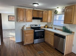 4713 SE Girard St, Topeka, KS 66609