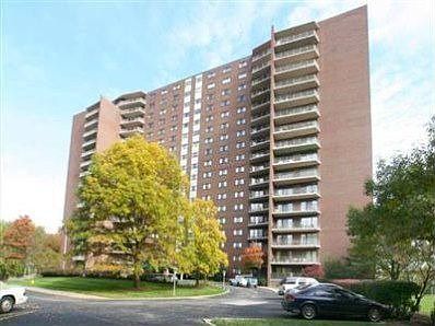 1st image of 5300 Hamilton Ave Unit 310