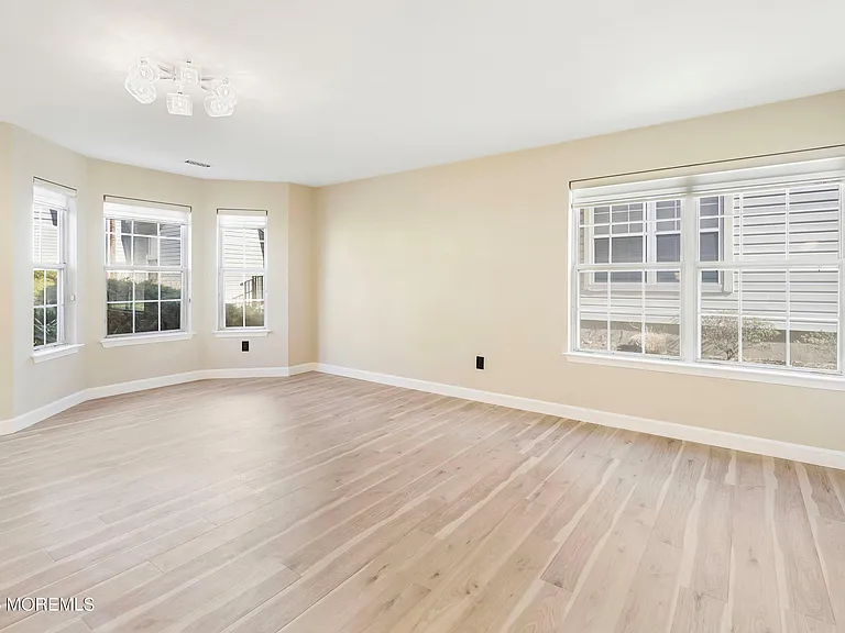 103 Hyacinth Ln — Photo 9