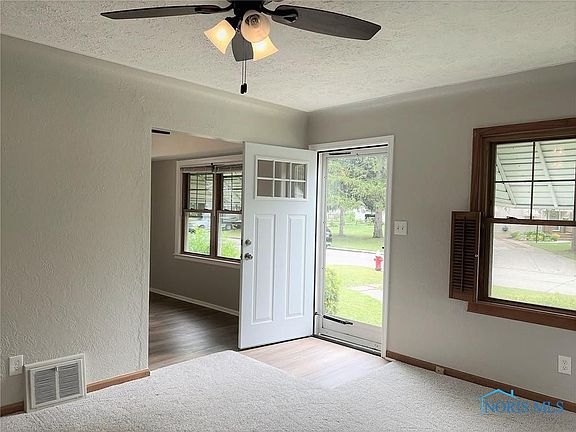 3rd image of 3802 Frampton Dr