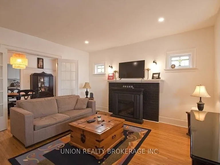 58 Scarboro Beach Blvd #UPPER — Photo 3