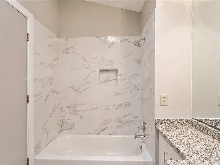 4200 Gunnin Rd — Photo 25