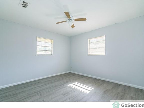 5th image of 5636 Akra Ave