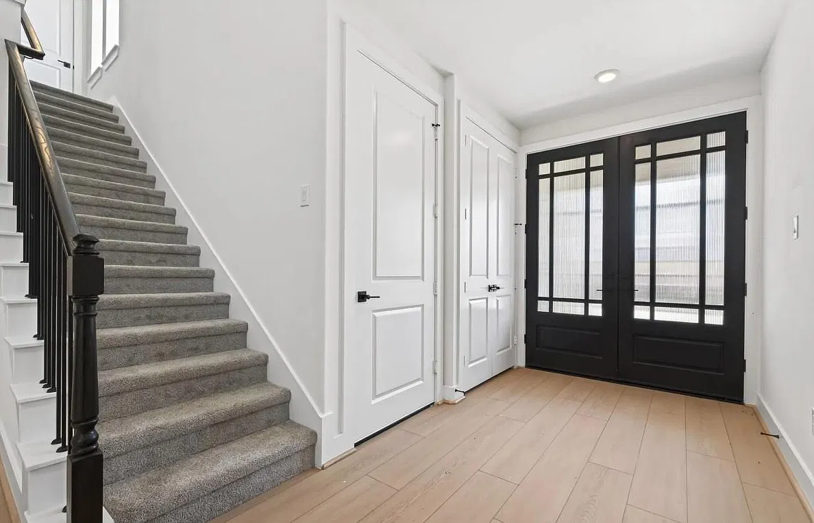4 bed, 3.5 bath, 2214 sqft, $2,999 — Photo 3