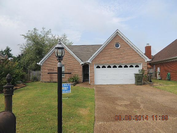 2nd image of 2215 Angel Crest Cir
