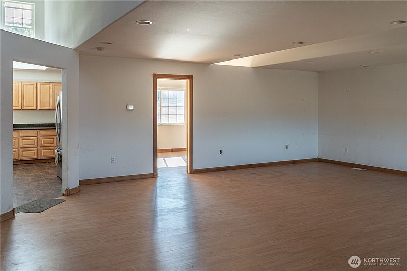 4th image of 192 Rimrock Road