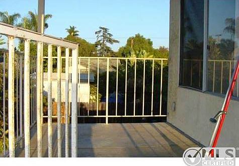 3rd image of 331 Twin Oaks Ave #3