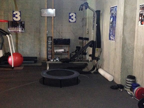 1600sqft unfinished basement